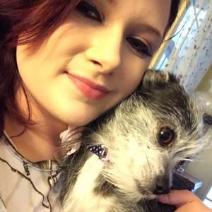 Meet your Posher, Cayla